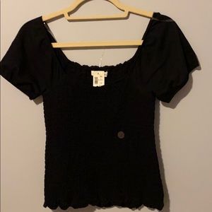Black runched top